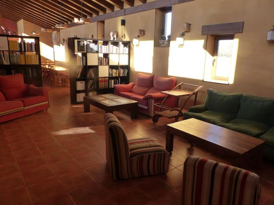 Hotel Albergue Bioclimatico Sabinares Del Arlanza Puentedura Bagian luar foto