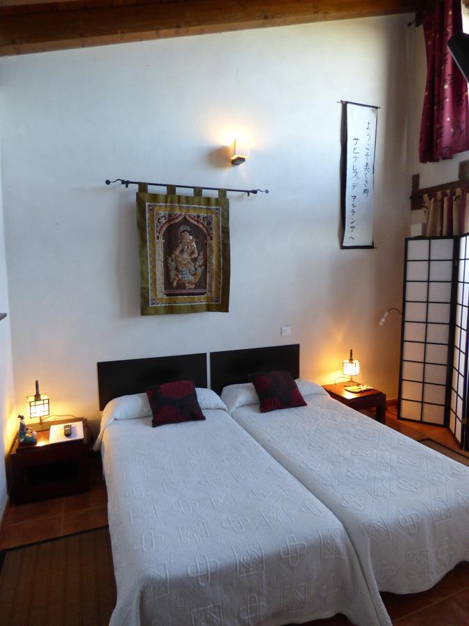 Hotel Albergue Bioclimatico Sabinares Del Arlanza Puentedura Ruang foto