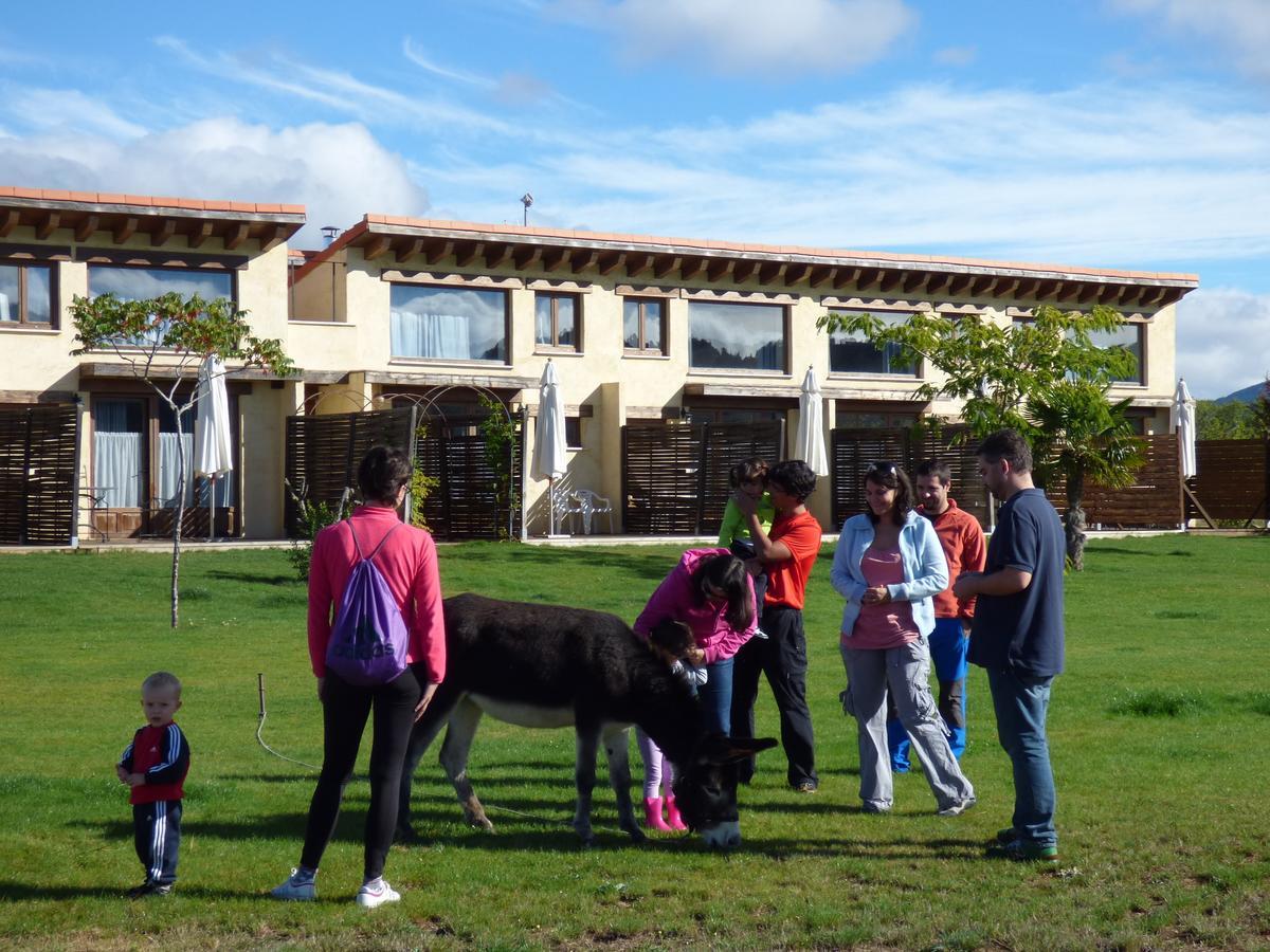 Hotel Albergue Bioclimatico Sabinares Del Arlanza Puentedura Bagian luar foto