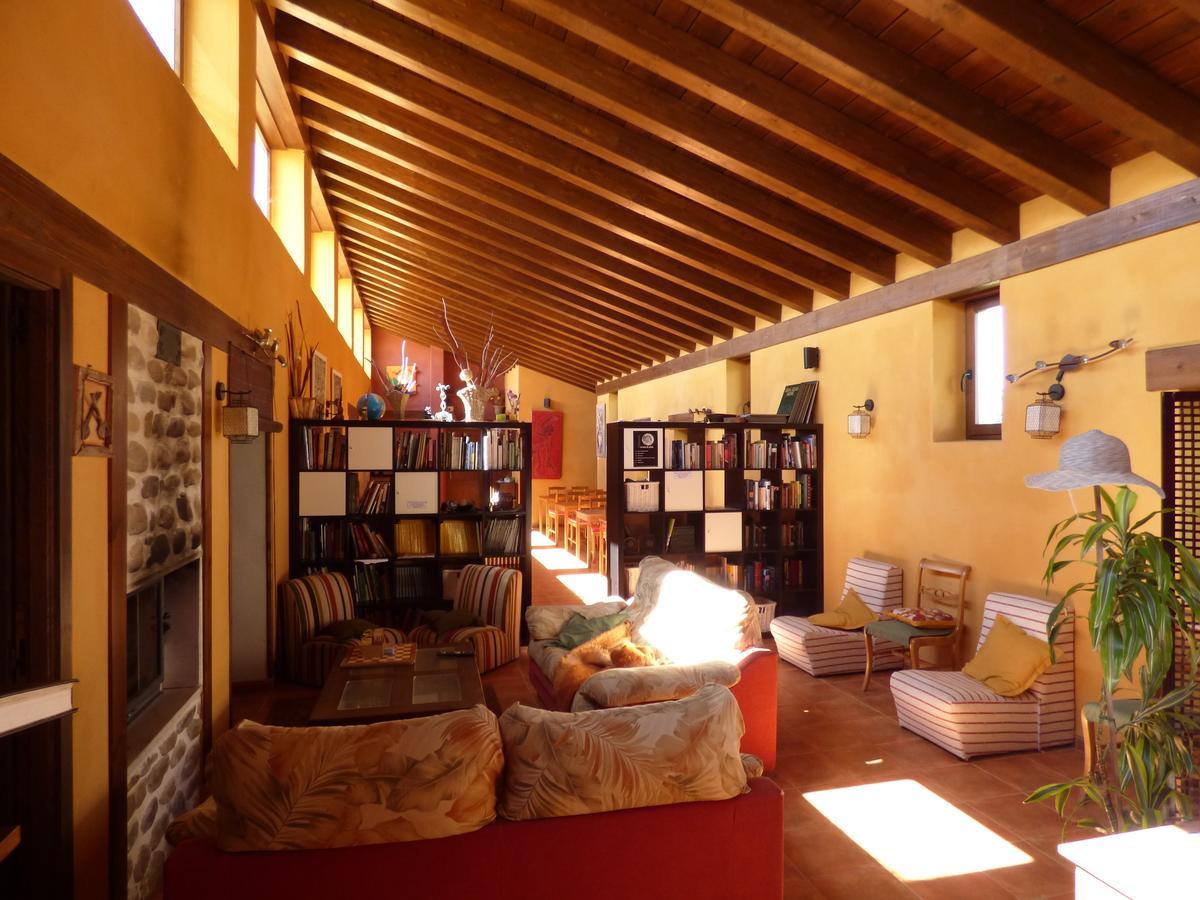 Hotel Albergue Bioclimatico Sabinares Del Arlanza Puentedura Bagian luar foto