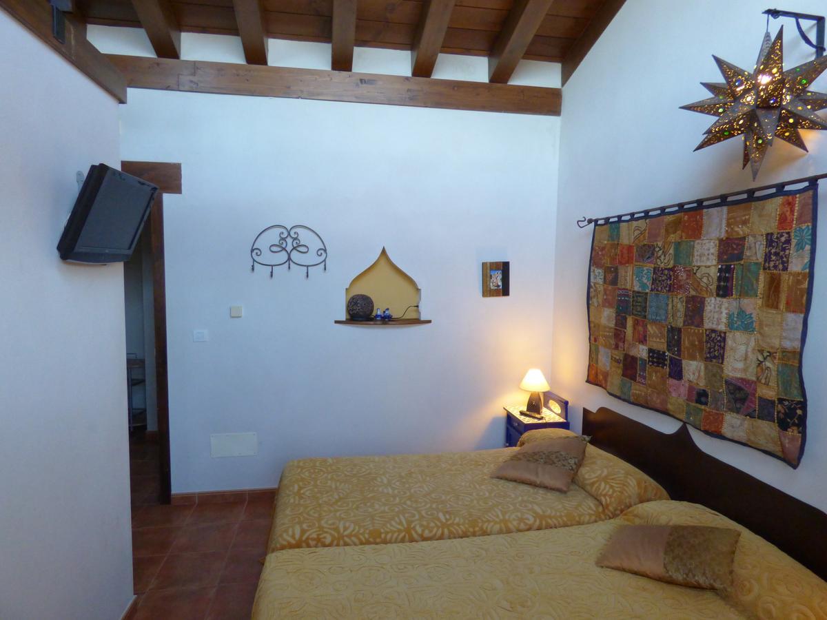 Hotel Albergue Bioclimatico Sabinares Del Arlanza Puentedura Bagian luar foto