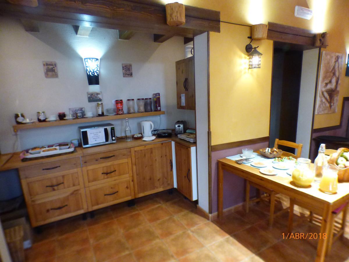 Hotel Albergue Bioclimatico Sabinares Del Arlanza Puentedura Bagian luar foto