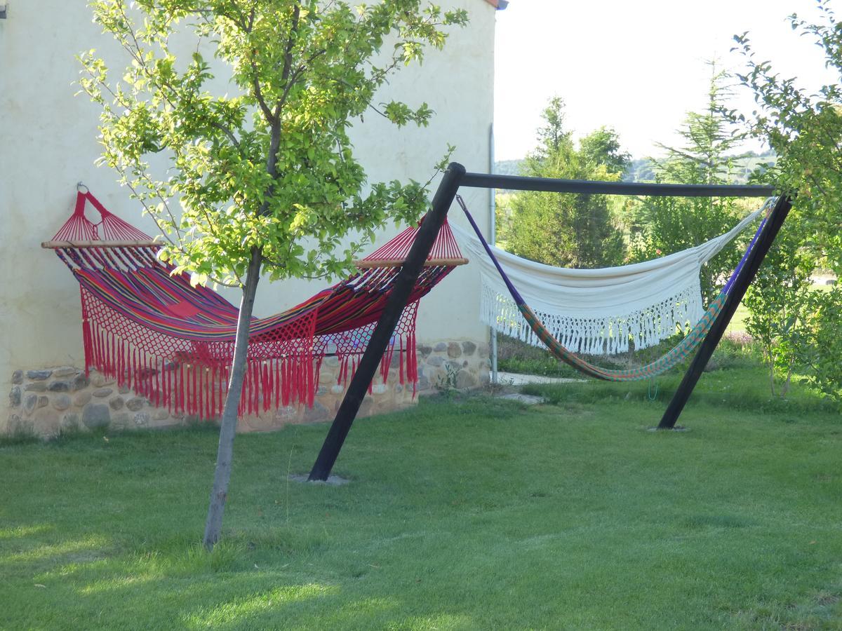Hotel Albergue Bioclimatico Sabinares Del Arlanza Puentedura Bagian luar foto