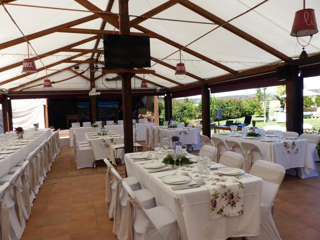 Hotel Albergue Bioclimatico Sabinares Del Arlanza Puentedura Bagian luar foto